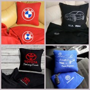 Плед и подушка в авто с логотипом,  номерным знаком,  надписи,  фото.